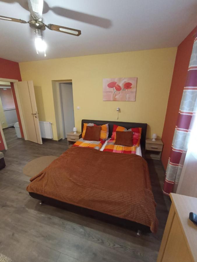 Borostyan Apartmanhaz Mórahalom Exteriör bild